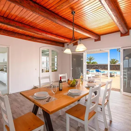 Nino By * Πουέρτο Ντελ Κάρμεν